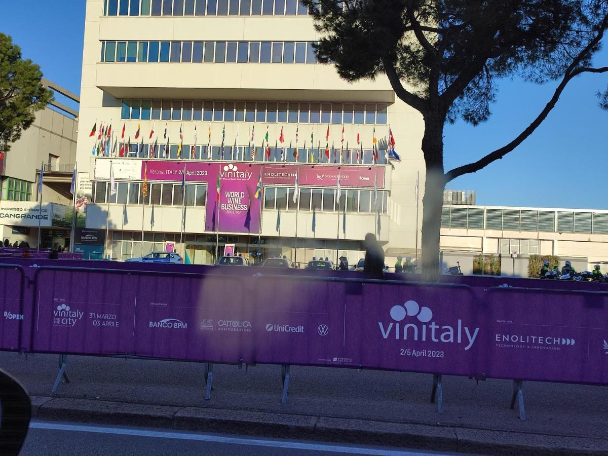 Easy Stay Verona Rooms Eksteriør billede
